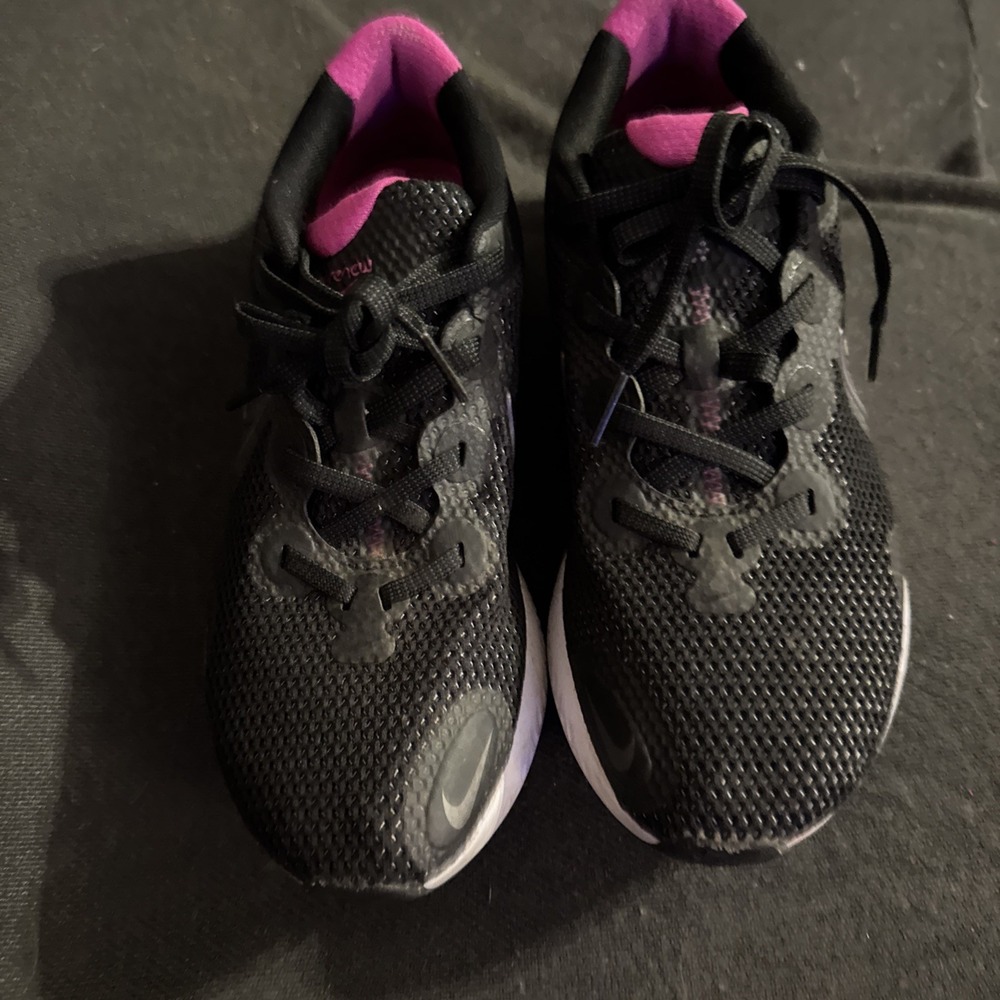 Nike Womens Renew Run CK6360-004 Black Running Shoes Sneakers Size 8.5